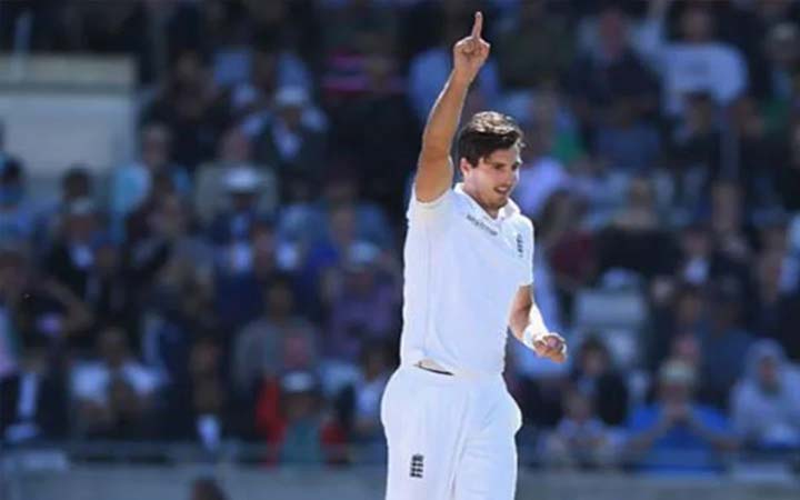 ক্রিকেটকে বিদায় জানালেন ফিন