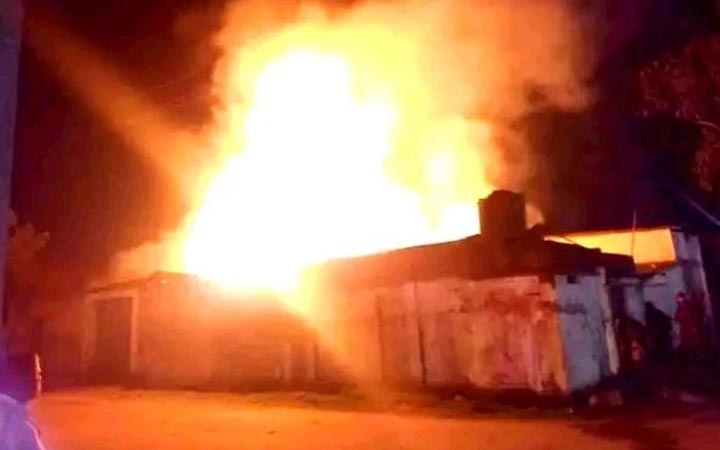 সৈয়দপুরে সেমাই ফ্যাক্টরিতে অগ্নিকাণ্ড