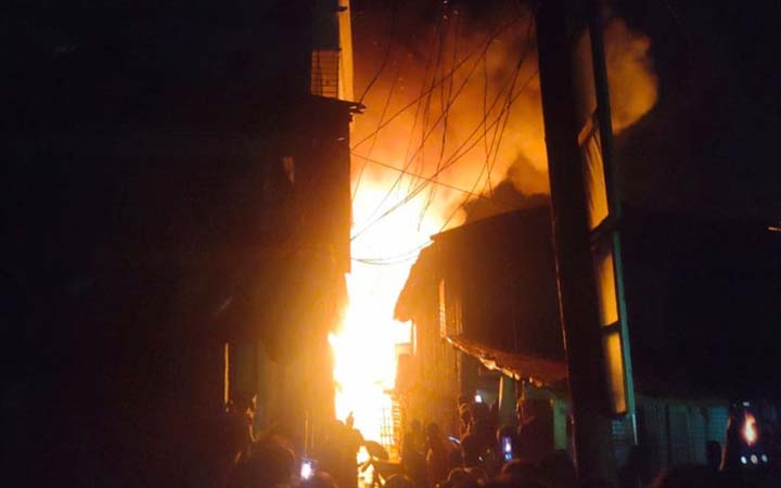 মৎস্য বন্দরে ভয়াবহ অগ্নিকাণ্ডে ভস্মীভূত ২৩ আড়ত