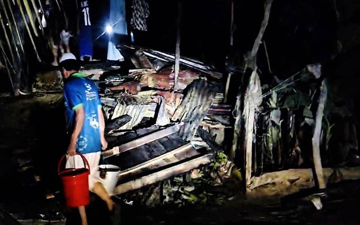 বাউফলে অগ্নিকাণ্ডে বসতঘর পুড়ে ছাই