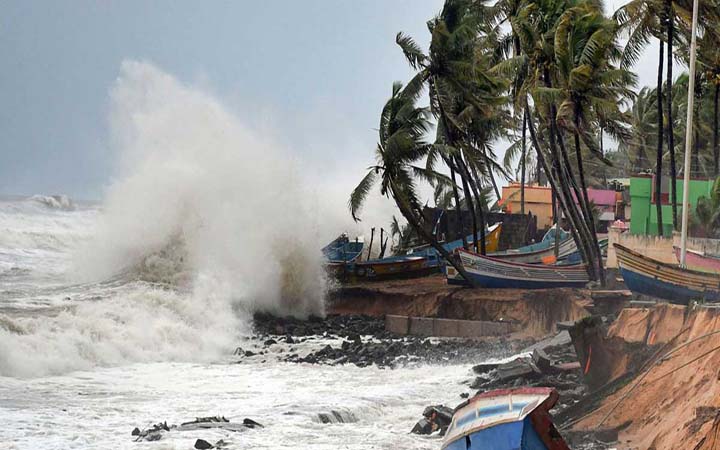 ঘূর্ণিঝড় মোখায় ১০ জেলায় জলোচ্ছ্বাসের শঙ্কা