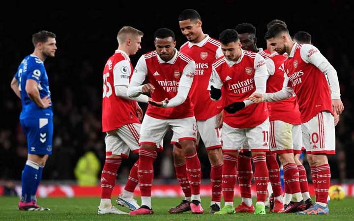 এভারটনকে গুঁড়িয়ে আর্সেনালের উল্লাস