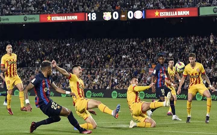 বার্সেলোনাকে আটকে দিল জিরোনা