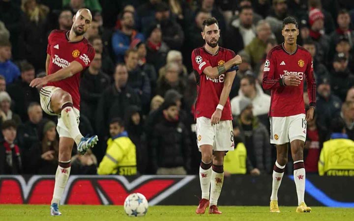 বায়ার্নের কাছে হেরে ইউরোপ থেকে ইউনাইটেডের বিদায়