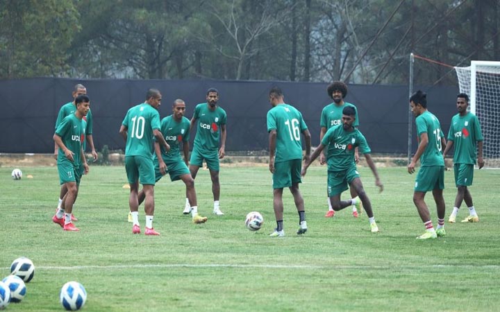 ভারতের মাঠ নিয়ে অসন্তুষ্ট বাংলাদেশ কোচ