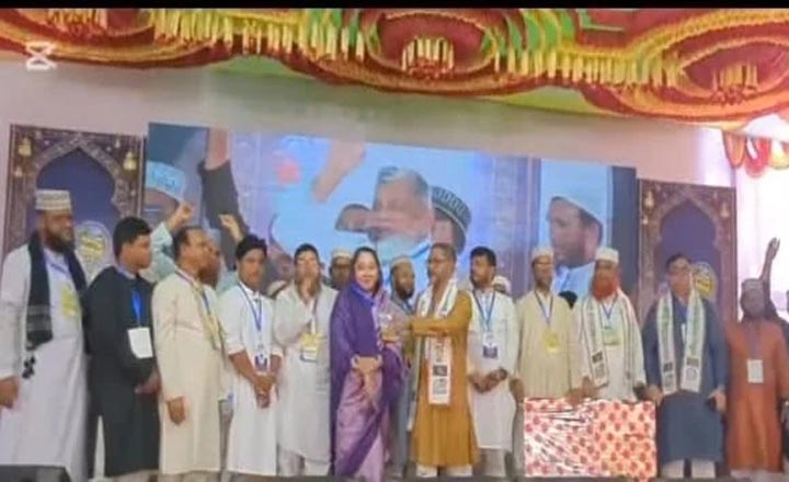 ফরিদপুরে শতবর্ষী বাকীগঞ্জ ইসলামিয়া কামিল মাদ্রাসায় গুণীজন সংবর্ধনা