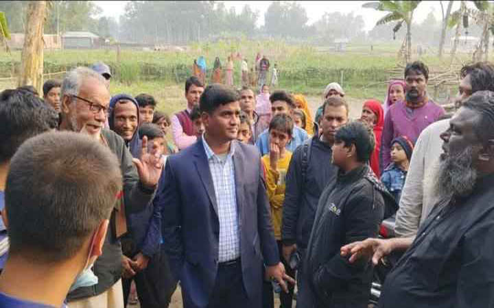গাইবান্ধায় ভণ্ড পীরের আস্তানায় প্রশাসনের অভিযান