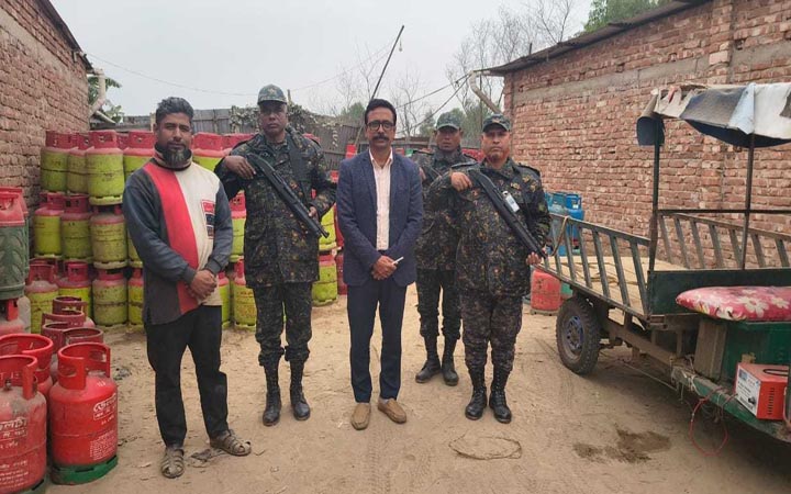 ব্রাহ্মণবাড়িয়ায় বেশি দামে গ্যাস সিলিন্ডার বিক্রি, ডিলারকে জরিমানা