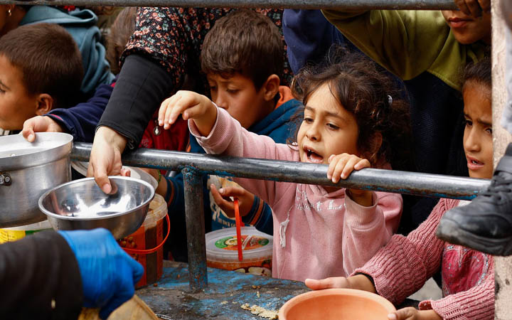 গাজায় এক মাস ধরে বন্ধ ত্রাণ প্রবেশ, দুর্ভিক্ষের আশঙ্কা