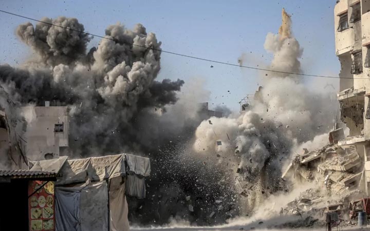 গাজায় ফের ইসরায়েলি হামলা, যুদ্ধবিরতি নিয়ে শঙ্কা