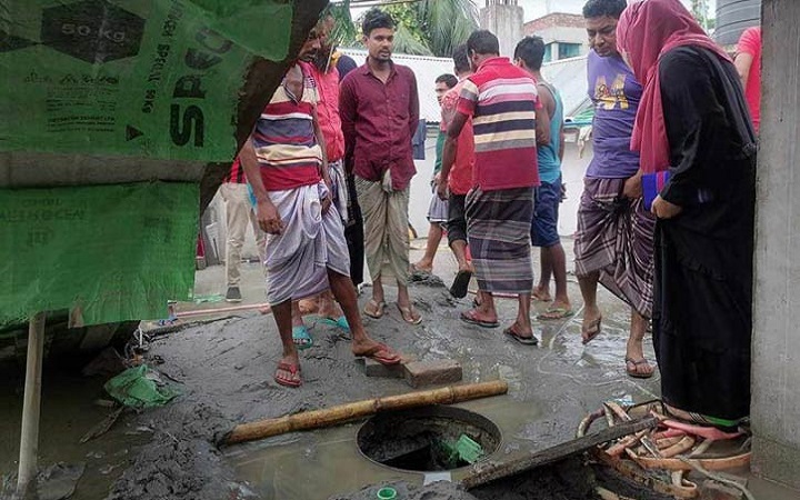 সেফটিক ট্যাংকে নেমে দুই শ্রমিকের মৃত্যু