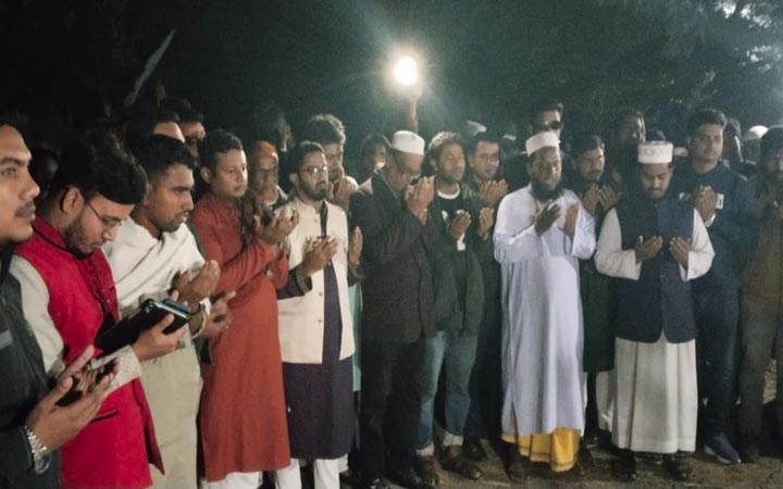 সাবেক এমপির কবর জিয়ারত করলো গণ অধিকার পরিষদ