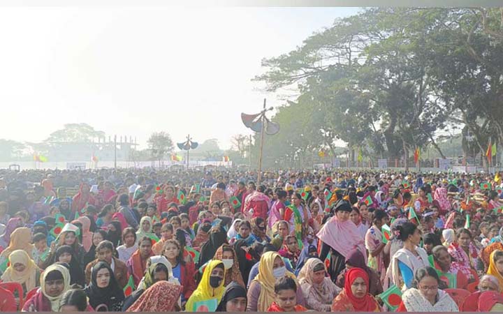 প্রধানমন্ত্রীর জনসভাস্থল কানায় কানায় পূর্ণ