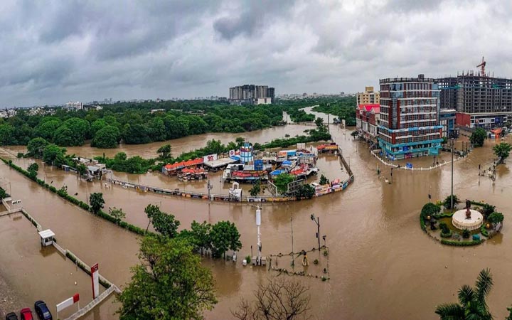 গুজরাটে ভয়াবহ বন্যায় ২৯ জনের মৃত্যু