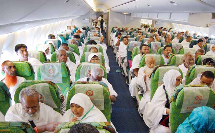 দেশে ফিরেছেন ৪৩৬৯৯ হাজি