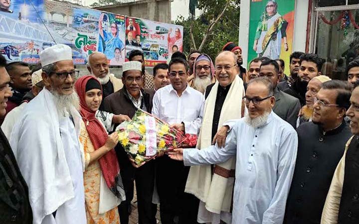 শেখ হাসিনার পক্ষে ভোটের প্রচারে নেতারা