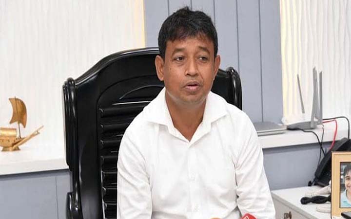 ‘ডিবির হারুন আছে’ সন্দেহে বাড়ি ঘেরাও