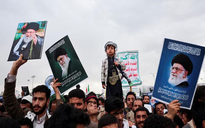 ইরানের পক্ষে যুদ্ধে নামতে ‘সম্পূর্ণ প্রস্তুত’ হুতিরা