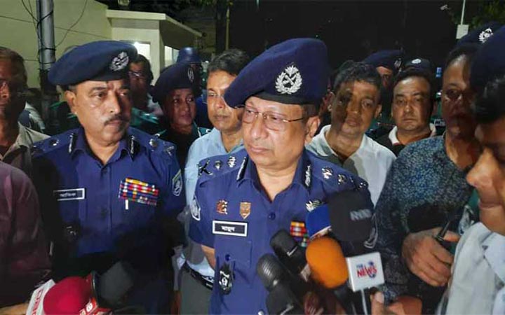 পুলিশের গুলিতে পুলিশ নিহত, যা বললেন আইজিপি