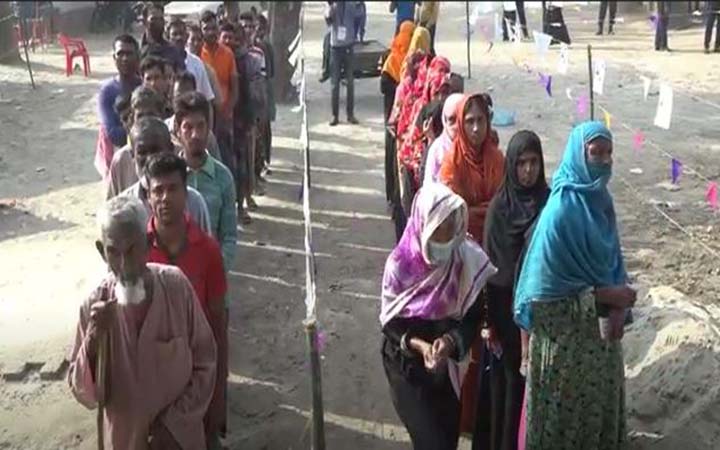 যশোরের কেশবপুর পৌরসভায় ভোটগ্রহণ চলছে