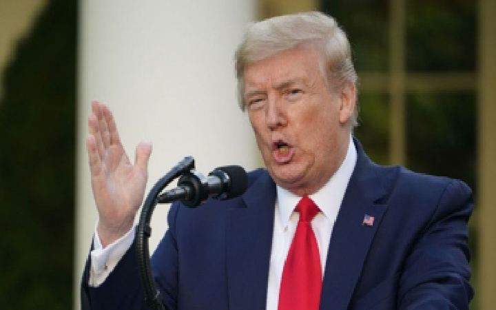 হোয়াইট হাউসে মাস্ক বাধ্যতামূলক করেছেন ট্রাম্প