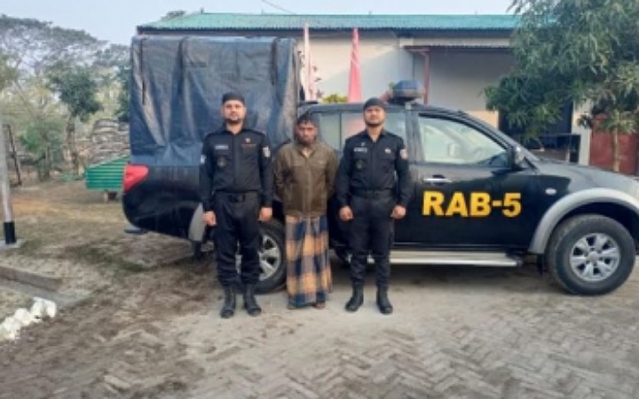 ০৬কেজি গাঁজাসহ ১মাদক ব্যবসায়ী গ্রেফতার