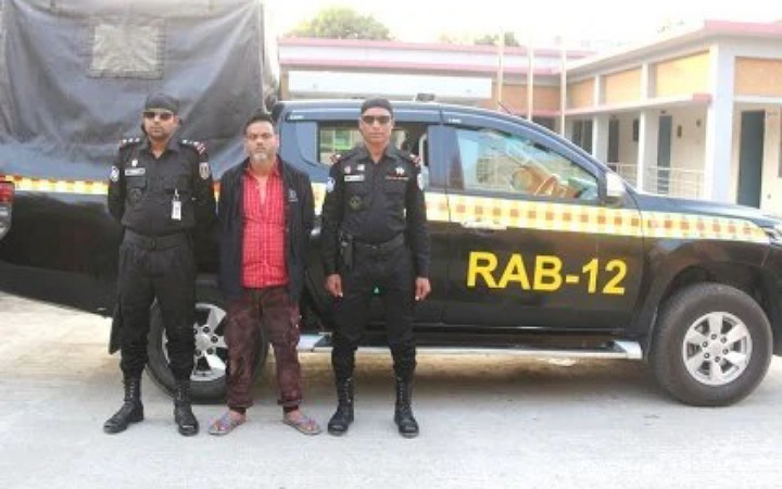 ৪৮১ বোতল ফেনসিডিল সহ ১ জন আটক