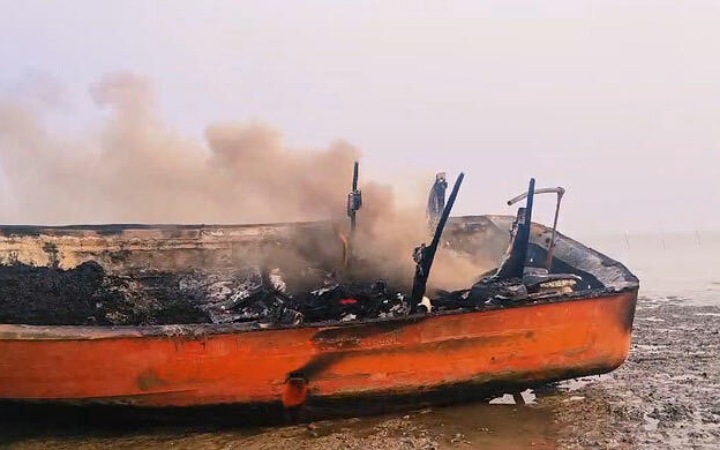 পটুয়াখালীতে মাছ ধরার ট্রলারে সিলিন্ডার বিস্ফোরণ, দুই জেলে দগ্ধ