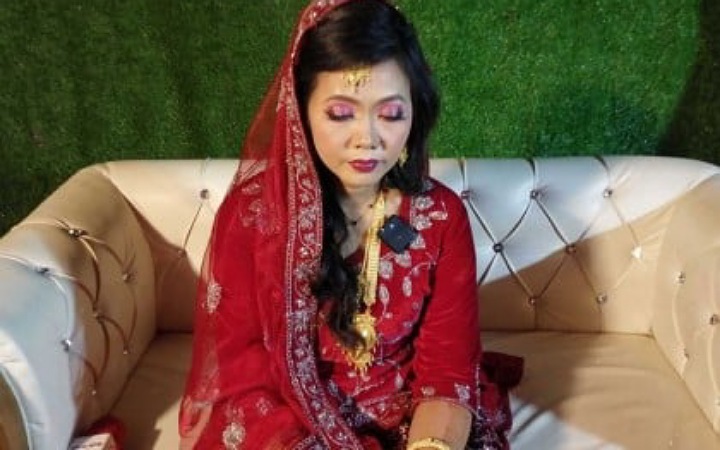 মাদারীপুরে পার্লারে সাজতে গিয়ে আইফোন খোয়ালেন ইন্দোনেশীয় তরুণী