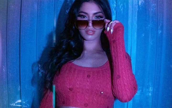 নীল সিনেমার নায়িকার রহস্যজনক মৃত্যু
