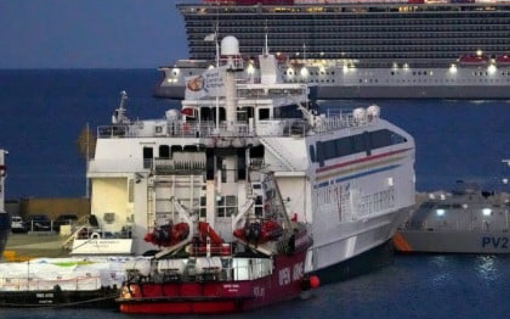 সাইপ্রাস থেকে গাজায় রওনা দিল ত্রাণবাহী জাহাজ