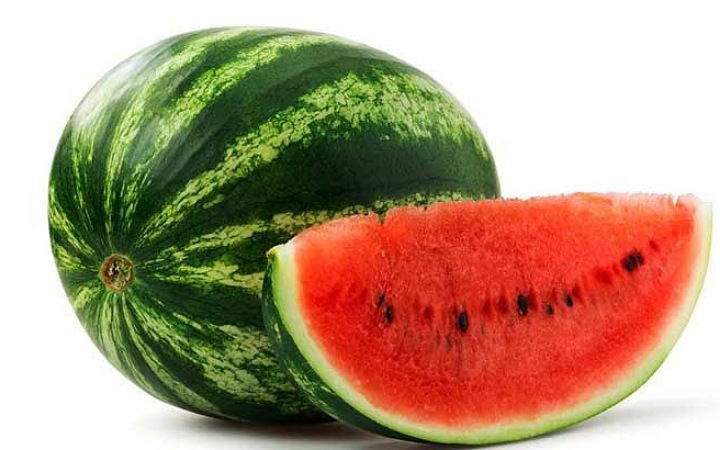 রাজধানীতে অর্ধেকে নেমেছে তরমুজের দাম