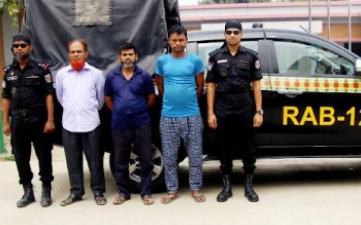 ৫০কেজি গাঁজাসহ ৩ মাদক ব্যবসায়ী আটক, পিকআপ জব্দ