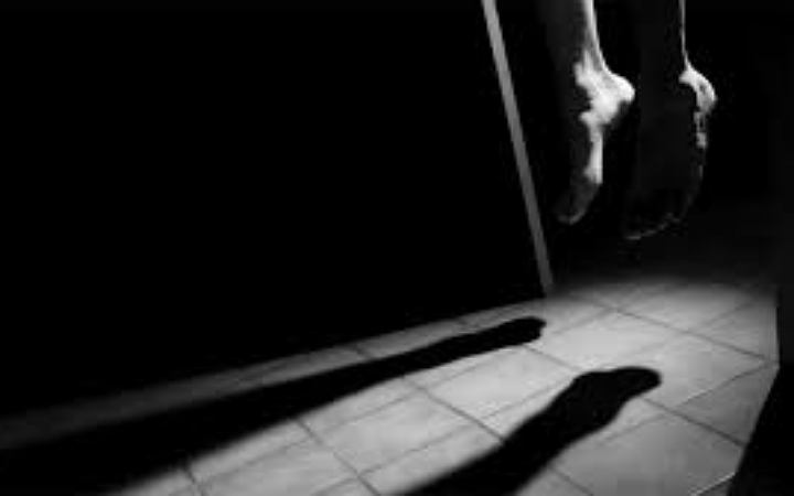 বগুড়ায় ধূমপান করতে নিষেধ করায় কিশোরের  আত্মহত্যা