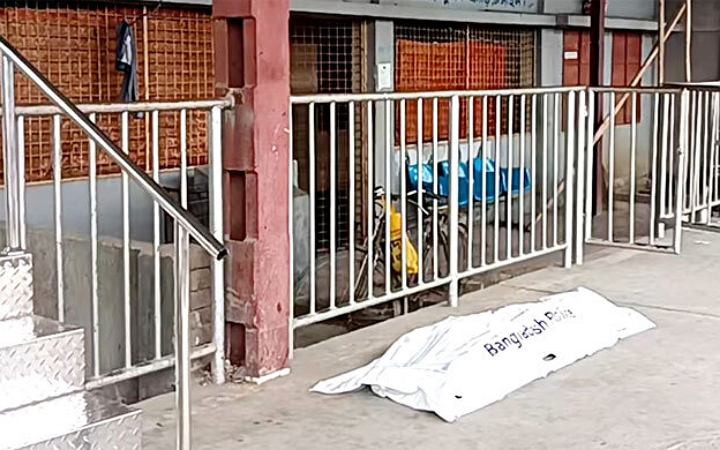 চলন্ত ট্রেনের ছাদ থেকে যাত্রীর মরদেহ উদ্ধার