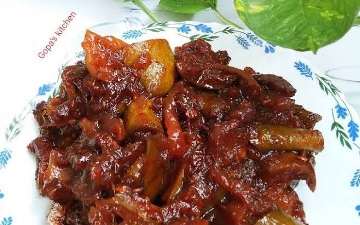 ঘরেই তৈরি করুন কাঁচা আমের আচার