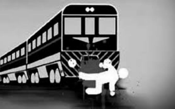 পূর্বধলায় ট্রেনে কাটা পড়ে নারীর মৃত্যু