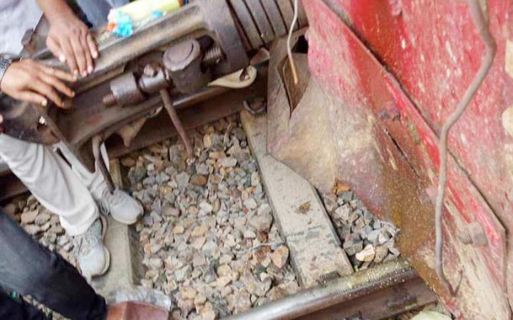 ময়মনসিংহে ট্রেনের সঙ্গে গরুর ধাক্কা