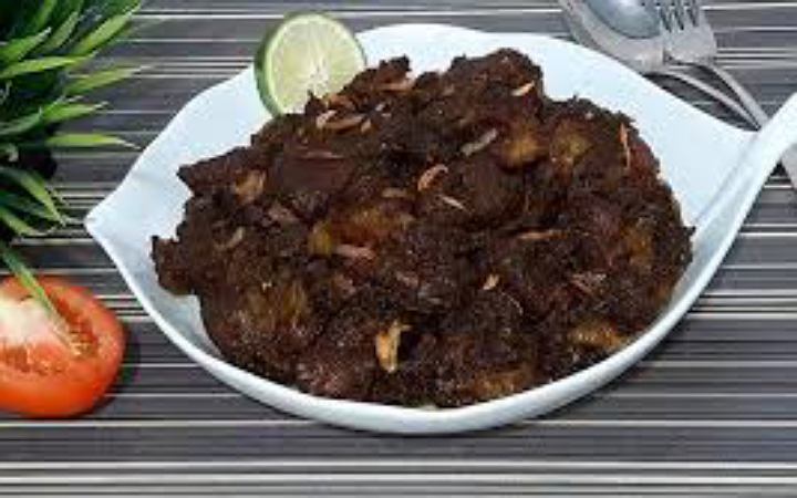 প্রকাশ্যে গরুর মাংস খাওয়া নিষিদ্ধ করল আসাম