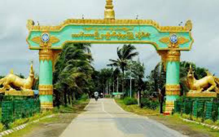 রাখাইনের বাসিন্দাদের বাংলাদেশ সীমান্তবর্তী এলাকা ত্যাগের নির্দেশ