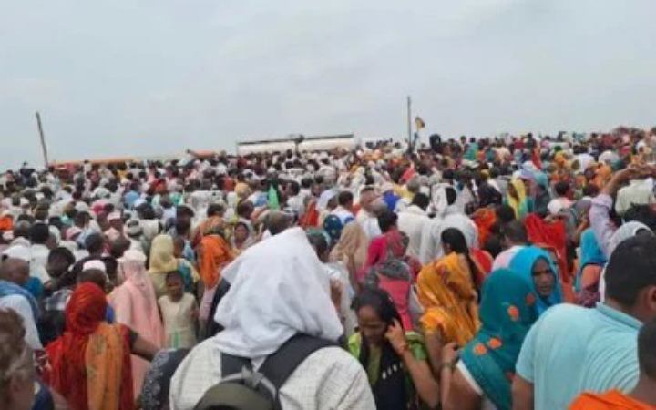 ধর্মীয় অনুষ্ঠানে পদদলিত হয়ে মৃত্যু শতাধিক