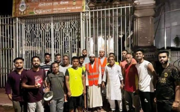 মৌলভীবাজারে মন্দির পাহারায় মাদরাসার ছাত্র-শিক্ষক