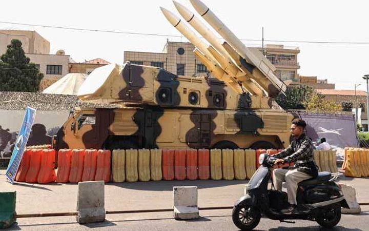 রাশিয়াকে ব্যালিস্টিক ক্ষেপণাস্ত্র দেবে ইরান