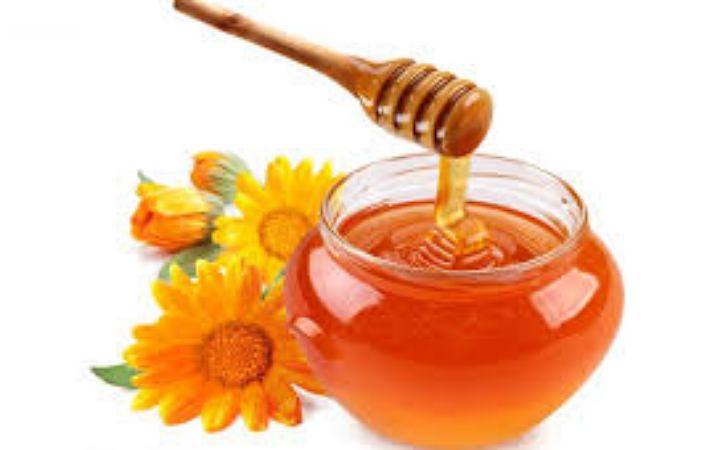 জেনে নিন মধু খাওয়ার ৮ উপকারিতা