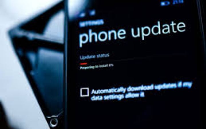 নিয়মিত স্মার্টফোন আপডেট না করলে যেসব সমস্যা হতে পারে