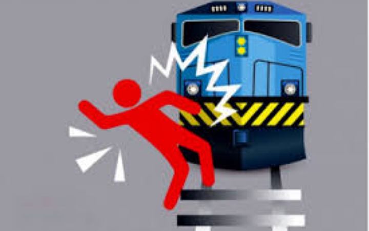 নেত্রকোণায় ট্রেনের ধাক্কায় এক ব্যক্তি নিহত