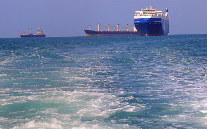 লোহিত সাগরে ফের হামলা, গ্রিক তেলবাহী ট্যাংকারে আগুন