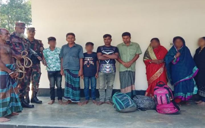 ভারতে পালিয়ে যাওয়ার সময় ৯ বাংলাদেশি আটক