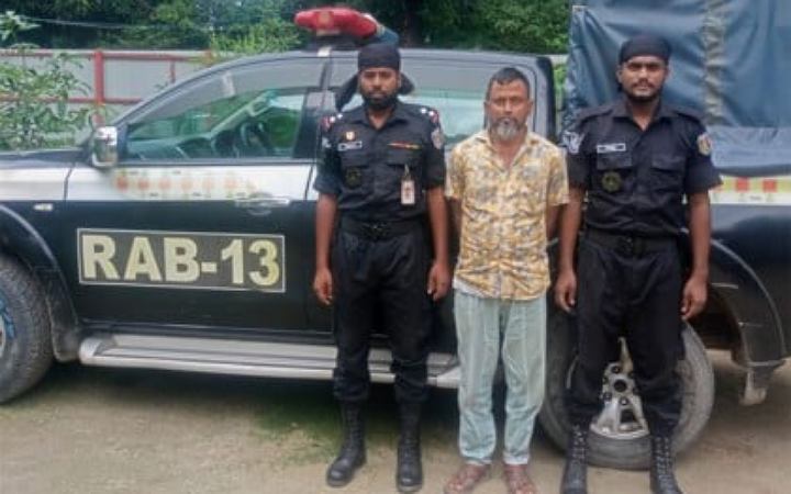 গাইবান্ধায় ১১৭ বোতল ফেনসিডিলসহ মাদক কারবারি গ্রেফতার