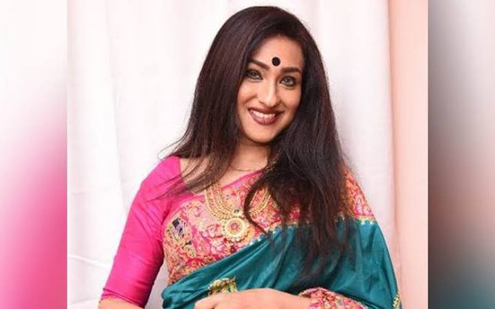 মরণোত্তর দেহদান করে এখন দুশ্চিন্তায় ঋতুপর্ণা